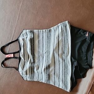 Like New!! Nike Black and White Two Piece Swimsuit with Ribbed Stripes